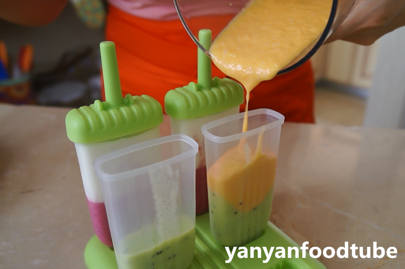 三種口味奶油水果冰棍 Creamy Fruit Popsicle的做法 步骤4