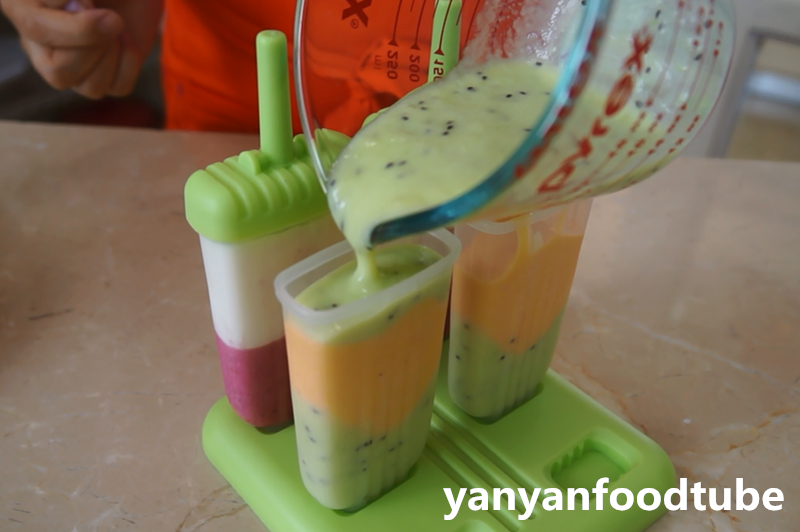 三種口味奶油水果冰棍 Creamy Fruit Popsicle的做法 步骤5