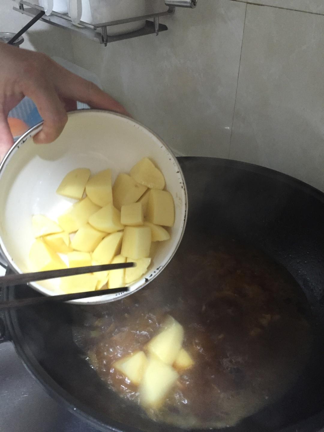 土豆燜排骨(廣式）的做法 步骤10