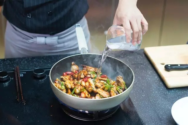 韓國辣雞翅鍋的做法 步骤6