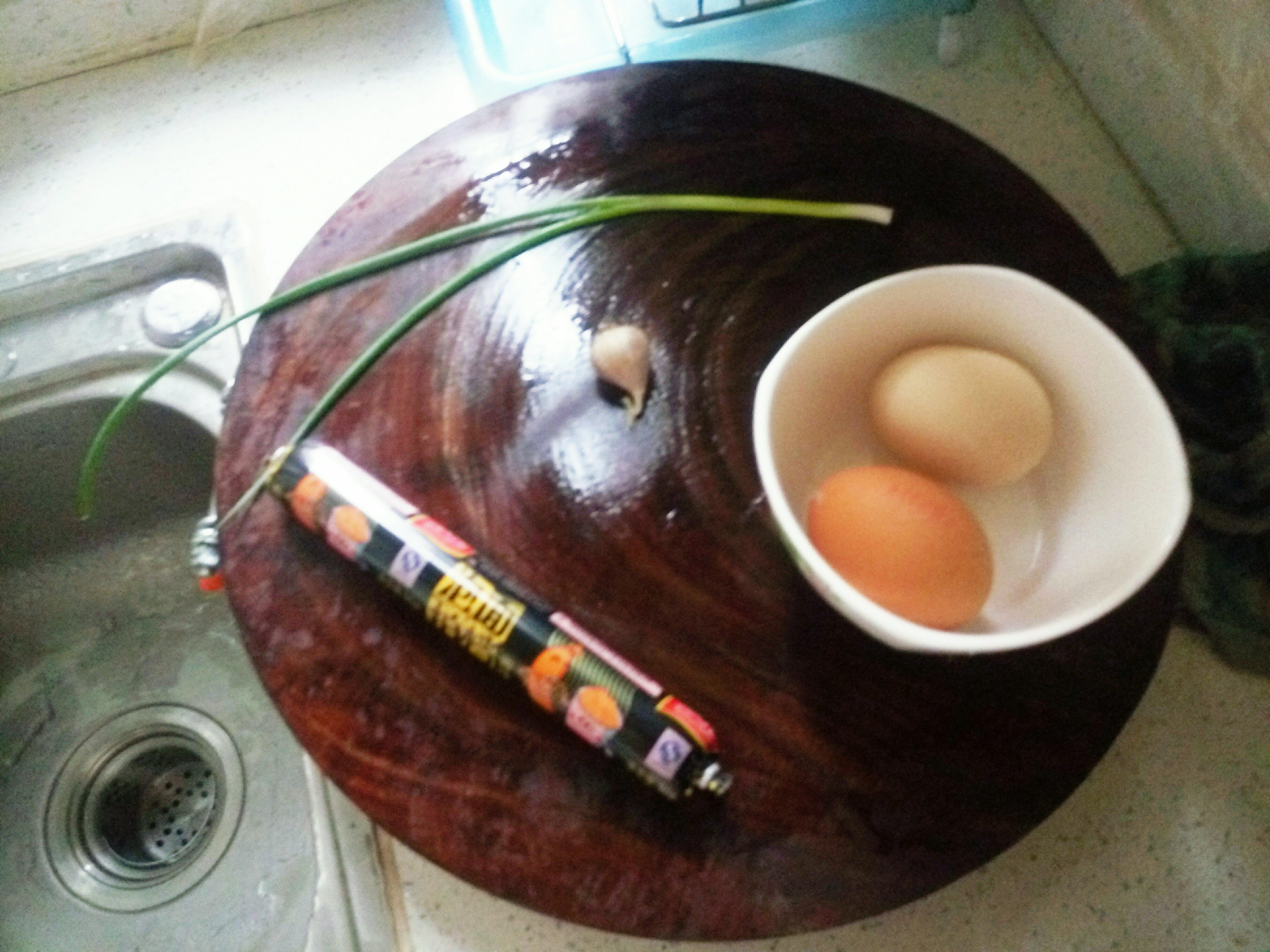 火腿腸蒸雞蛋的做法 步骤1
