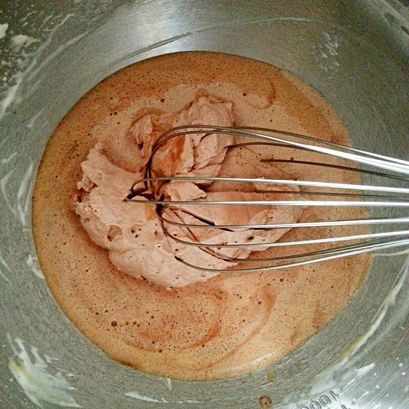 醇味巧克力冰淇淋（無需攪拌）的做法 步骤8