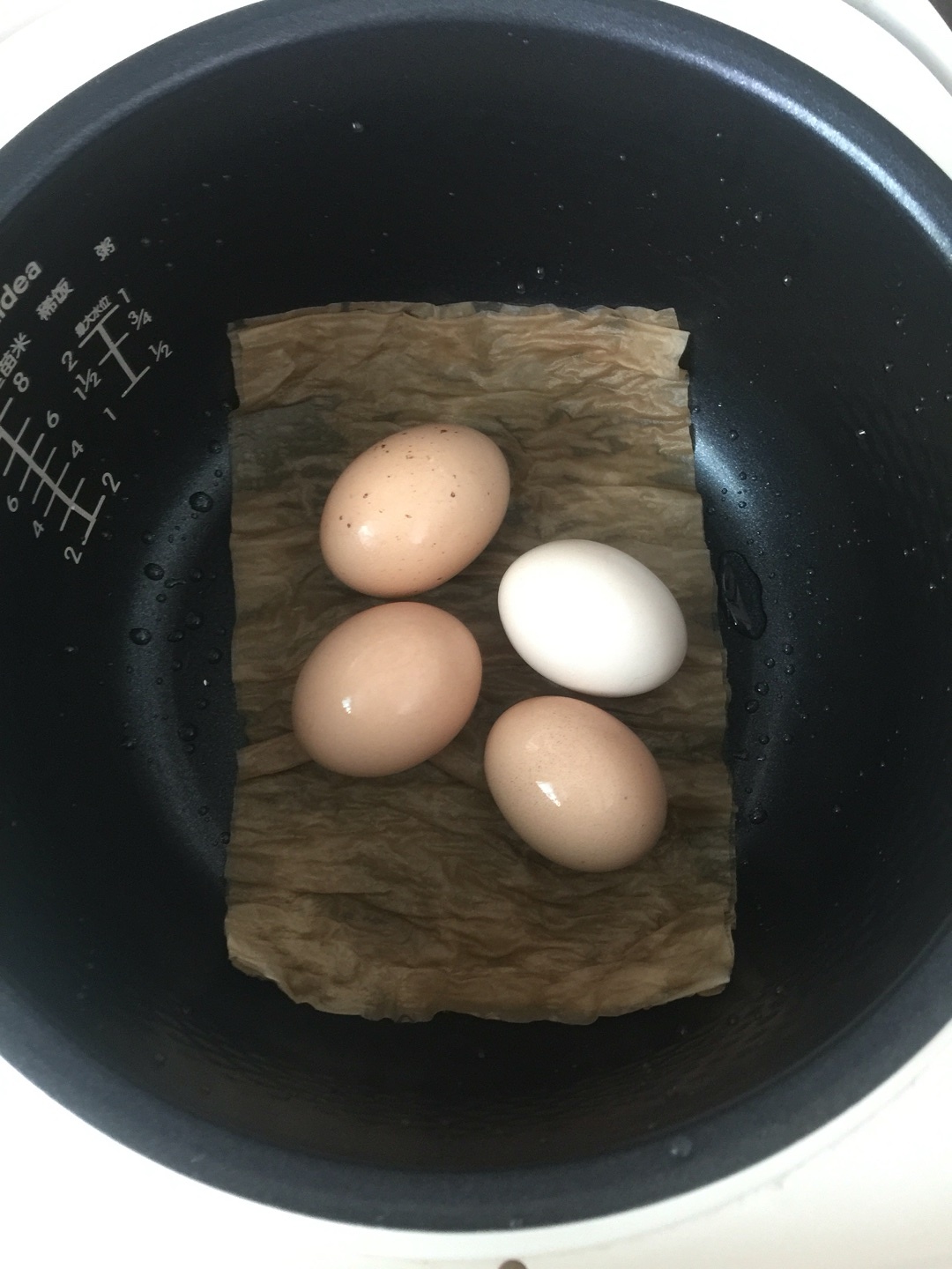 電飯鍋無水雞蛋的做法 步骤2