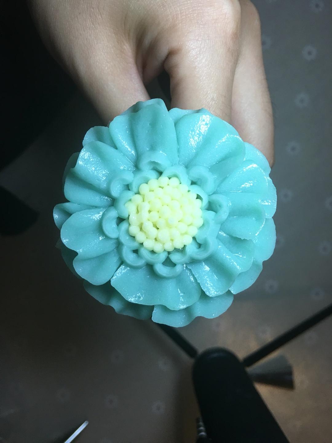 韓式裱花之藍盆花製作方法的做法 步骤5