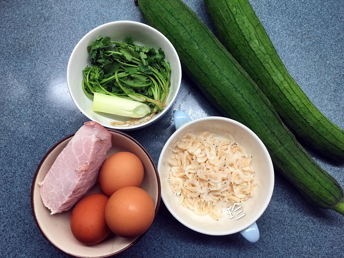 絲瓜蝦皮疙瘩湯的做法 步骤1