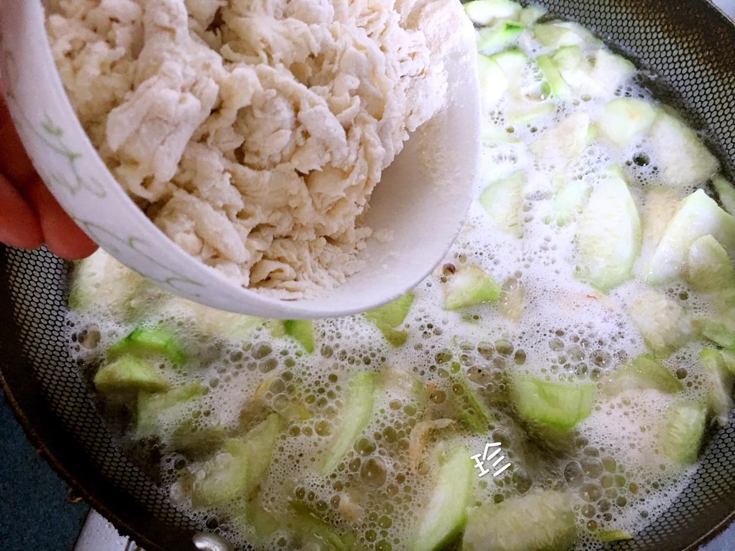 絲瓜蝦皮疙瘩湯的做法 步骤6
