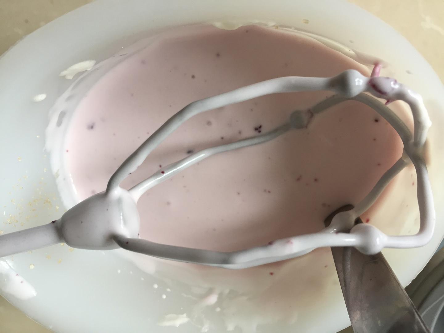 超簡版~酸奶冰激凌的做法 步骤3