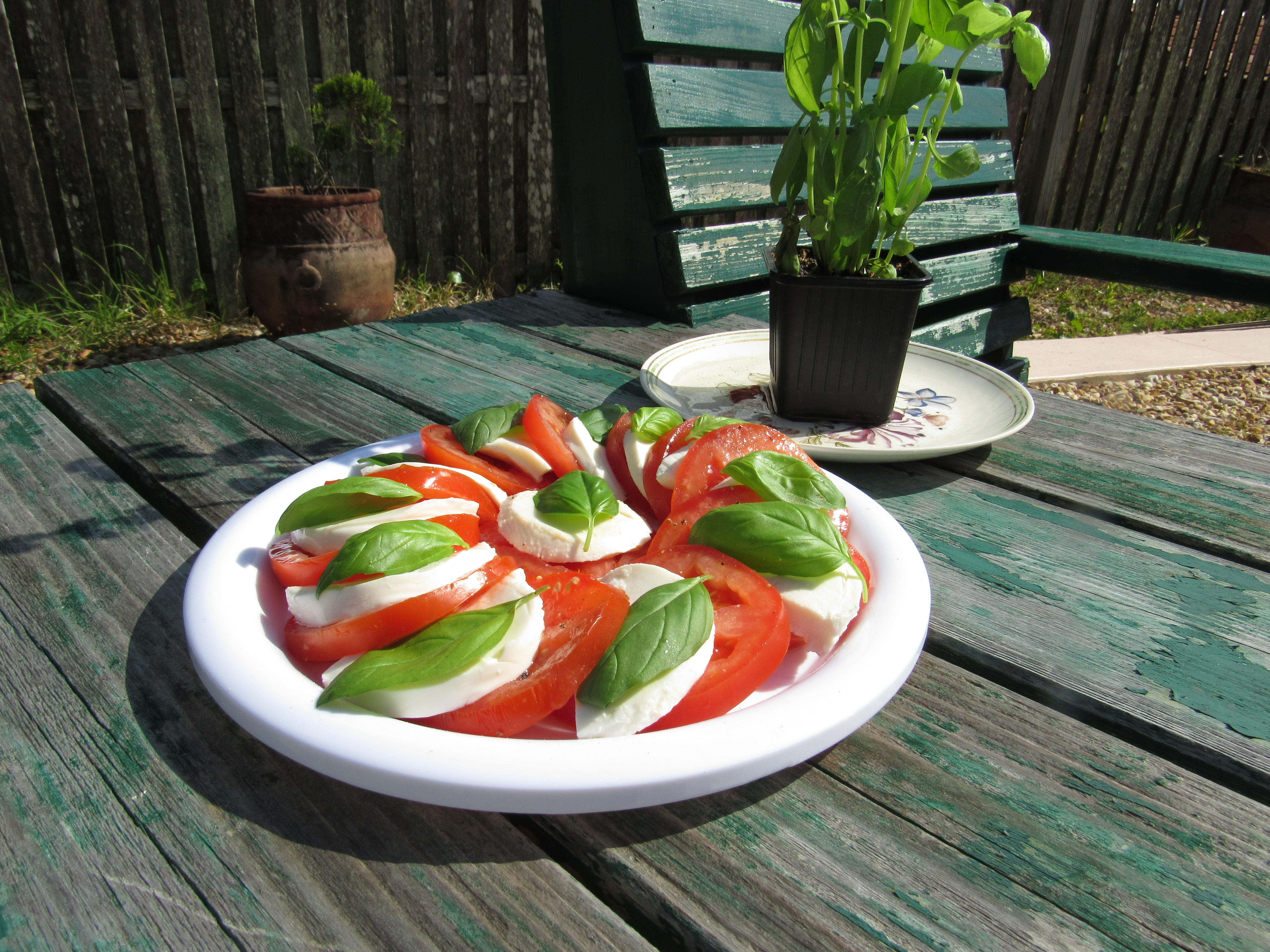 意式西紅柿沙拉Caprese Salad - 黎昕的陽光廚房的做法 步骤1