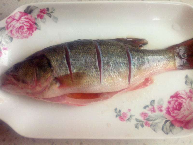 【頭媽廚房61】錫紙烤鱸魚的做法 步骤2