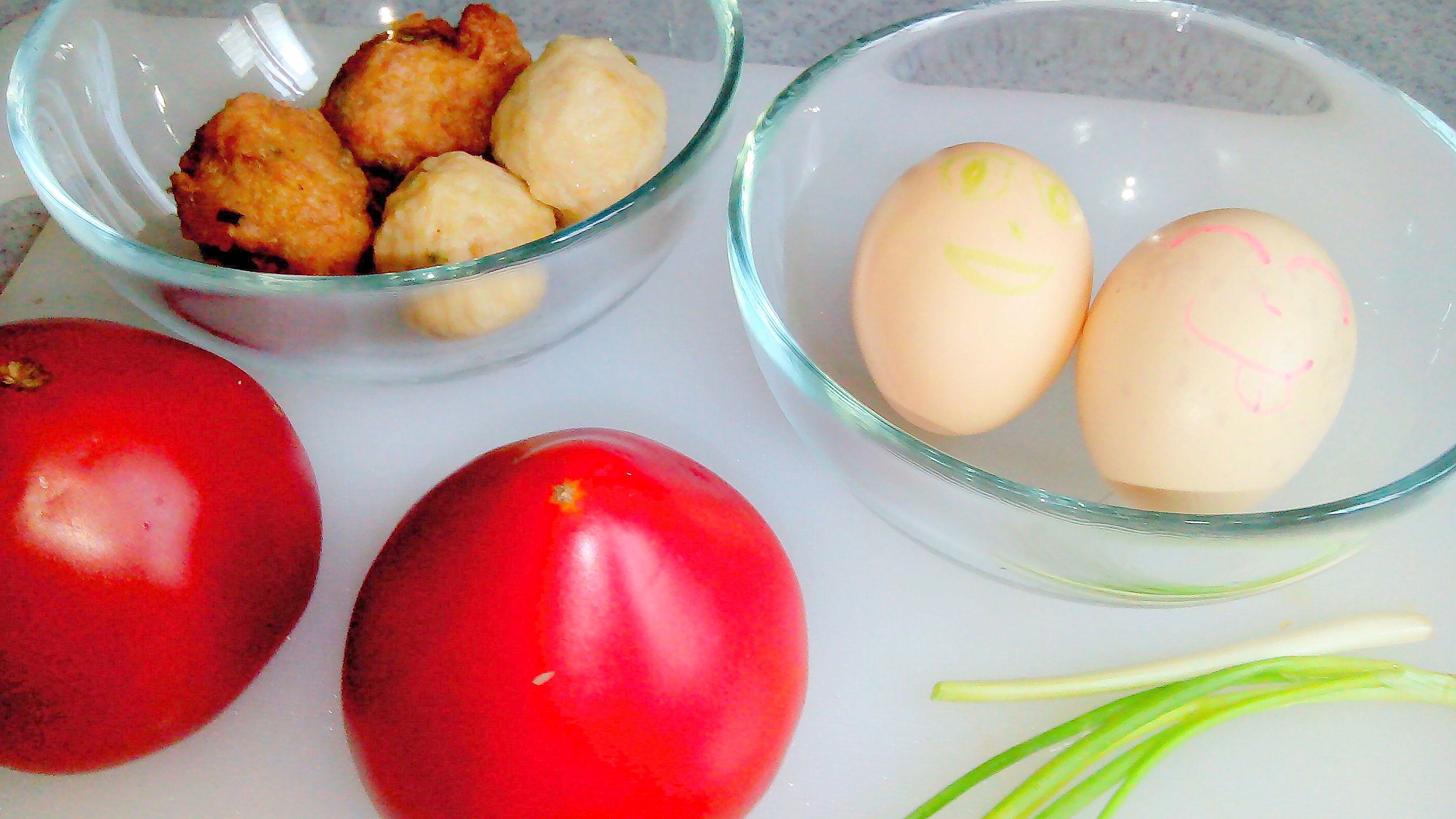 魚丸肉丸西紅柿炒蛋的做法 步骤1