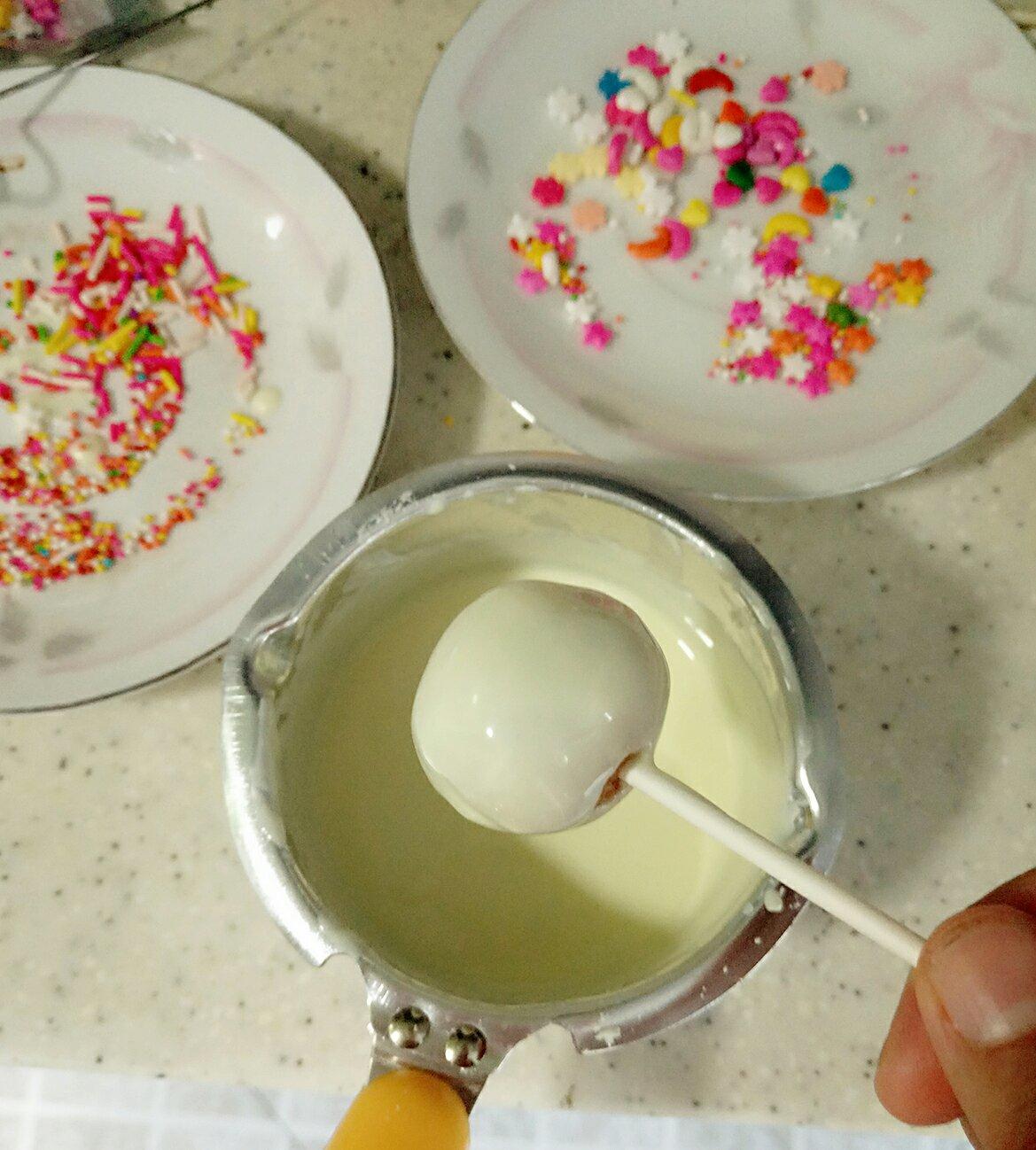 超簡單美味奶油戚風棒棒糖蛋糕的做法 步骤7