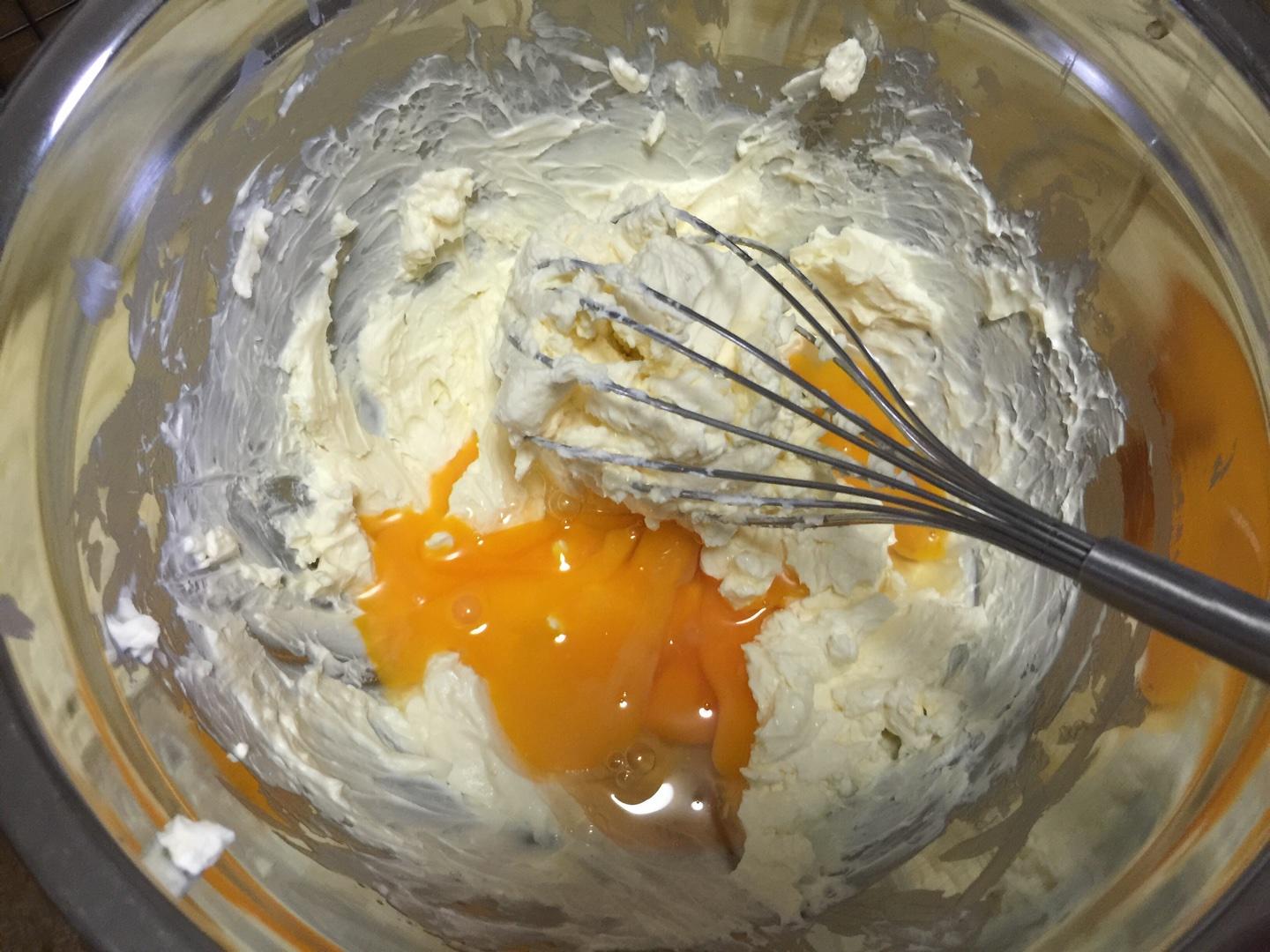 特濃軟香乳酪球（適合寶寶補鈣又消耗奶油乳酪）的做法 步骤1