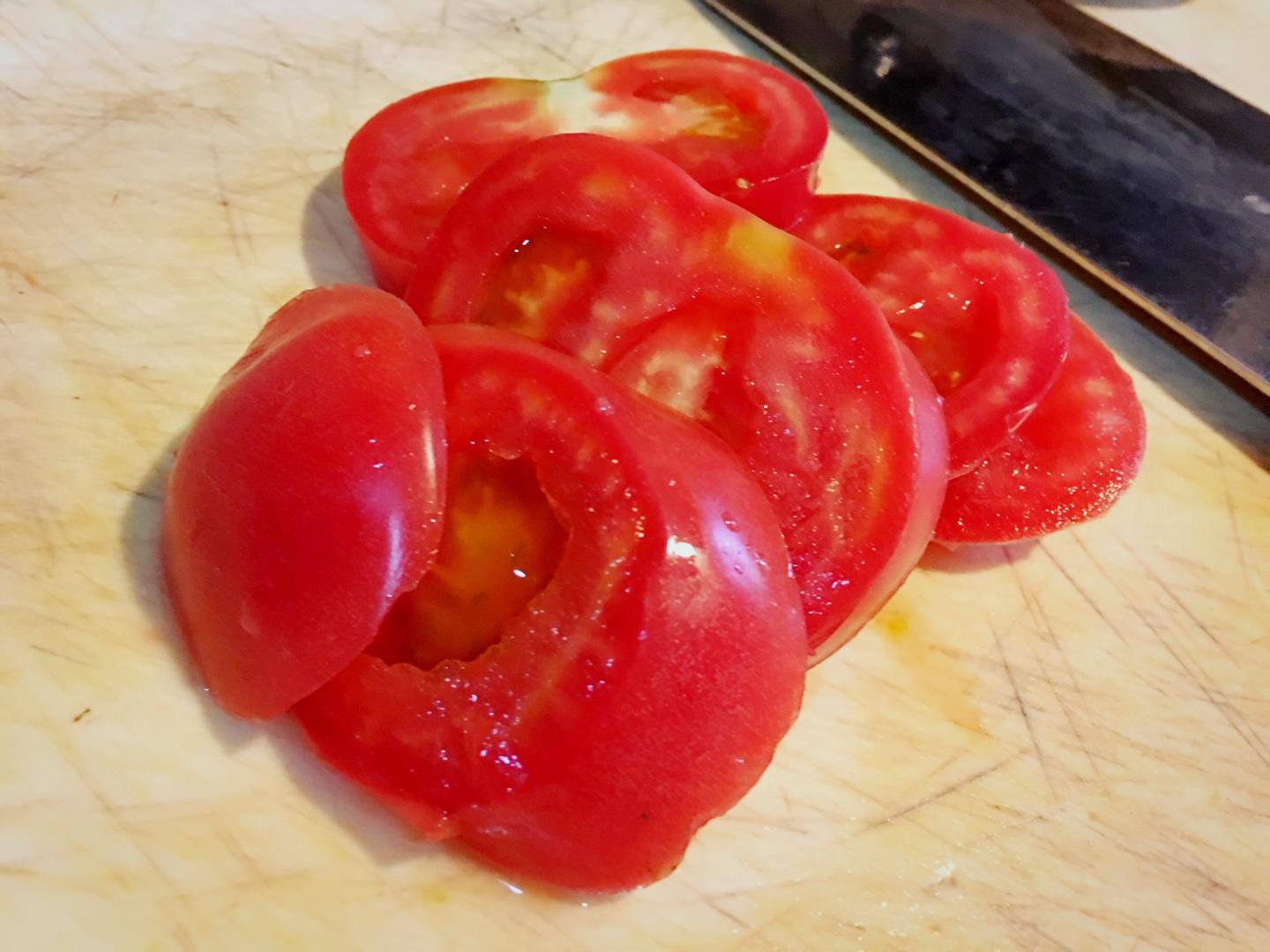番茄焗蛋創意飯的做法 步骤1