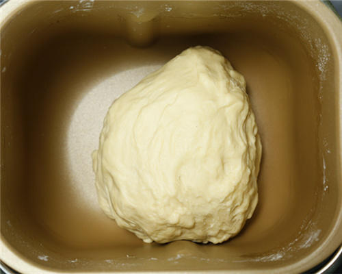 紅棗煉奶吐司的做法（麪包機版）的做法 步骤3