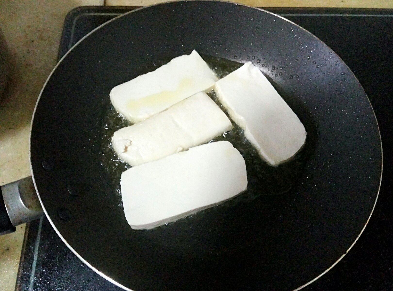 香煎豆腐的做法 步骤2