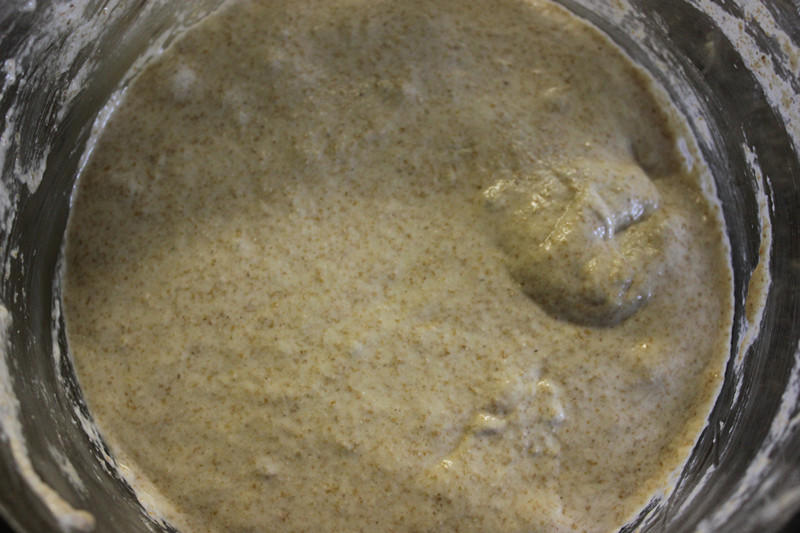 【Tartine Bread】Semolina芝麻小茴香籽天然酵種歐包（附關於麪糰粘在藤籃裡倒不出來的問題）的做法 步骤2