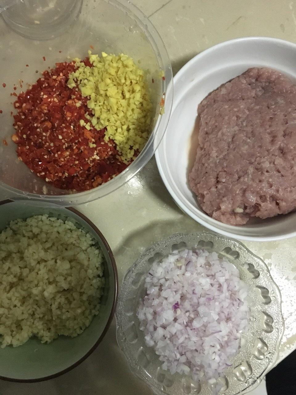 拌飯肉醬的做法 步骤1