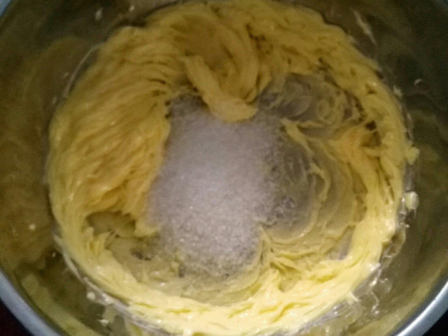 芒果醬磅蛋糕的做法 步骤2