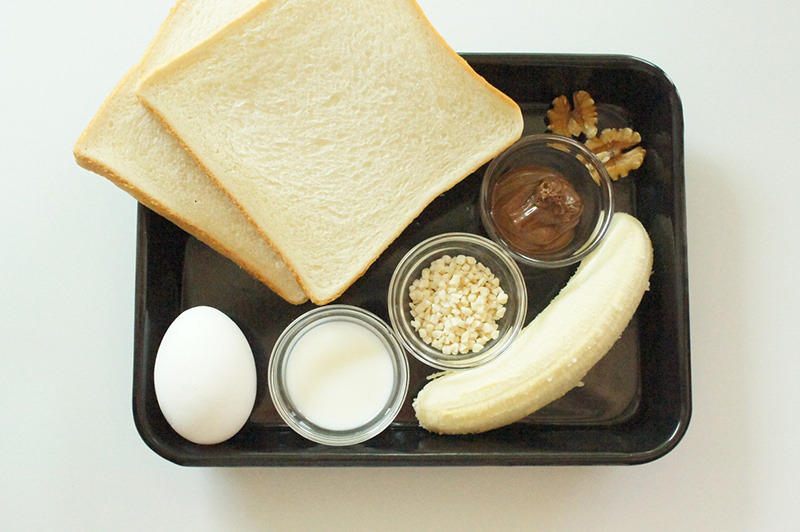 10分鐘快速早餐「香蕉巧克力法式吐司卷」的做法 步骤1