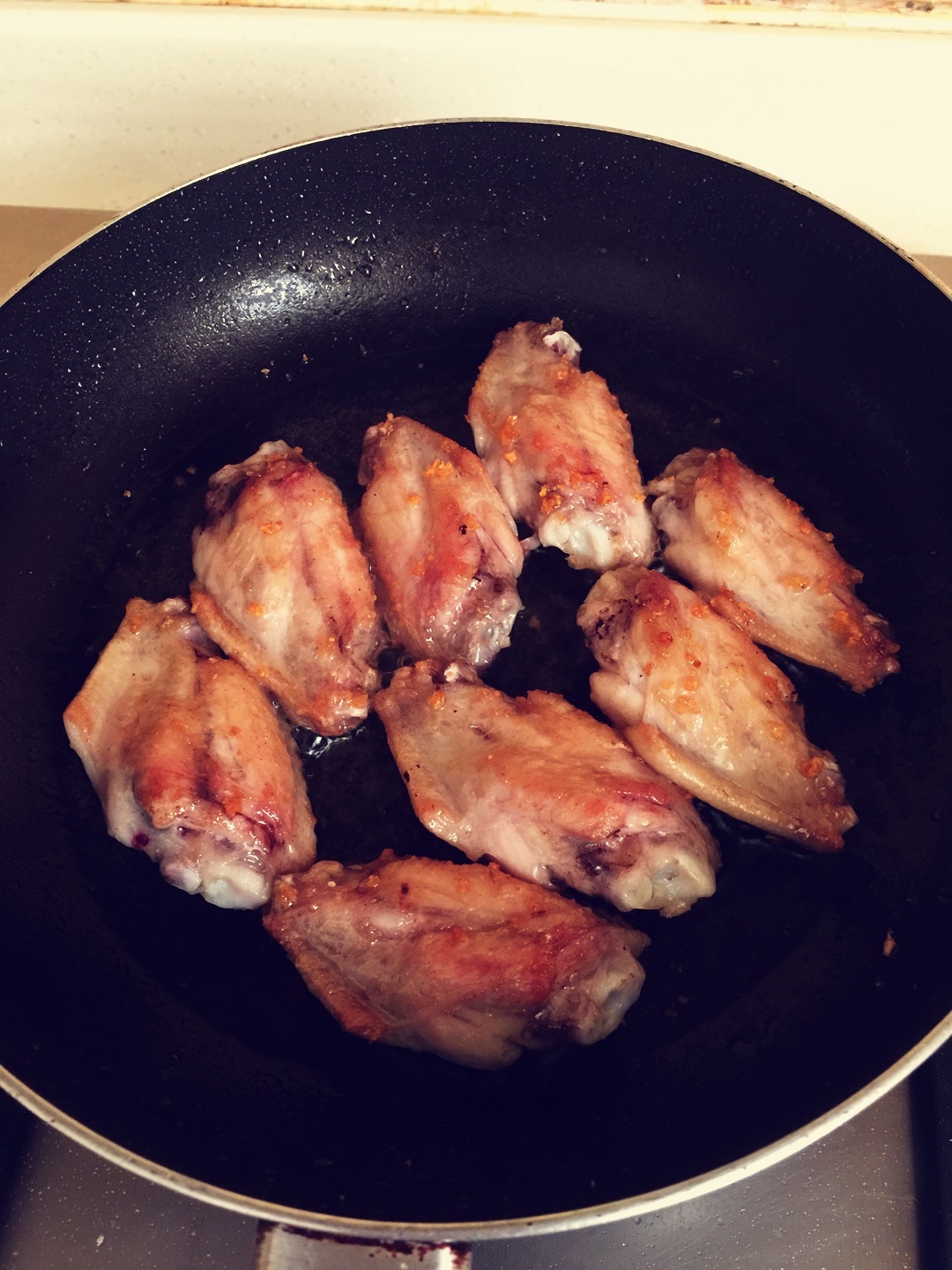 超級簡單好吃的油煎雞翅的做法 步骤3