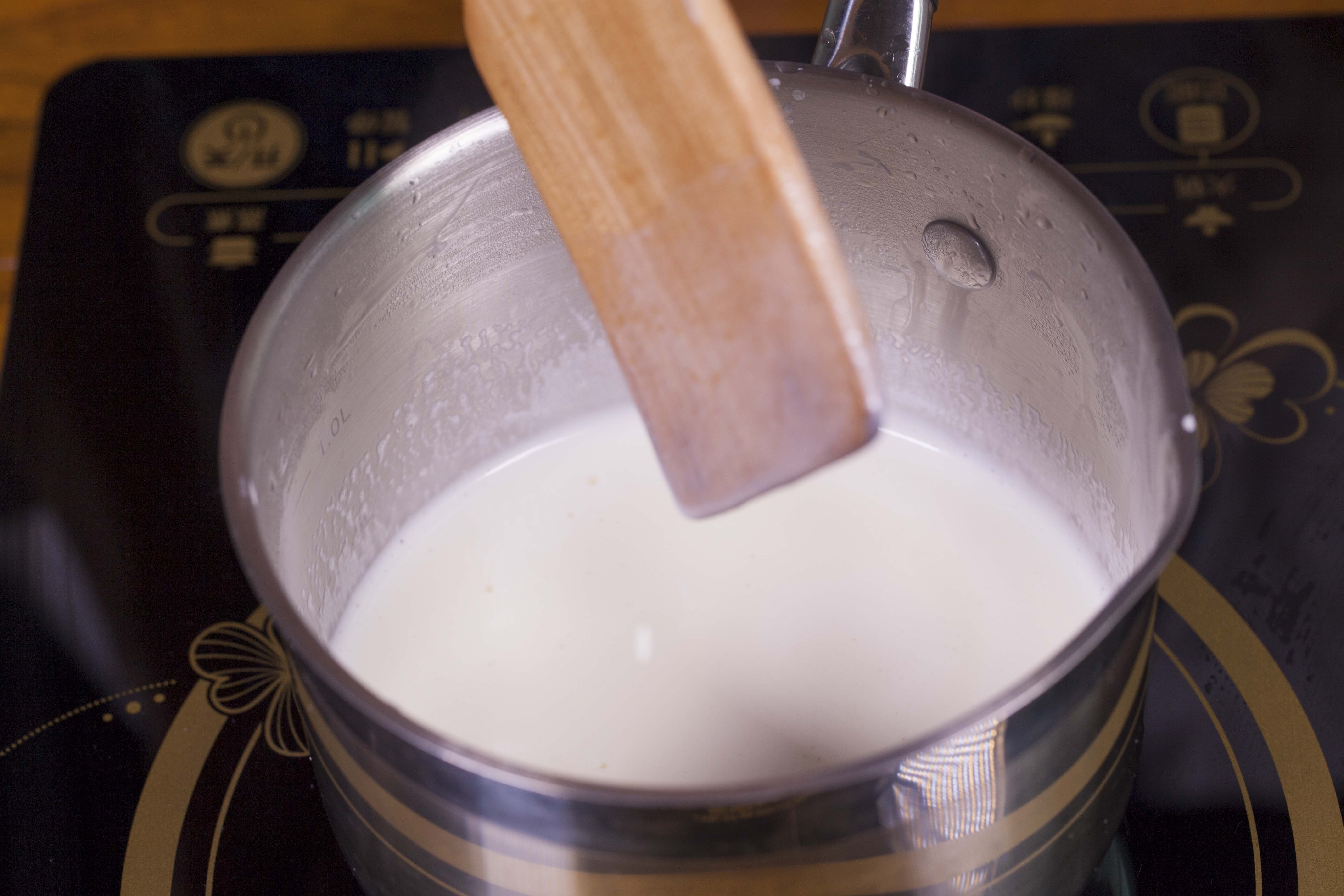 鮮奶布丁的做法 步骤3