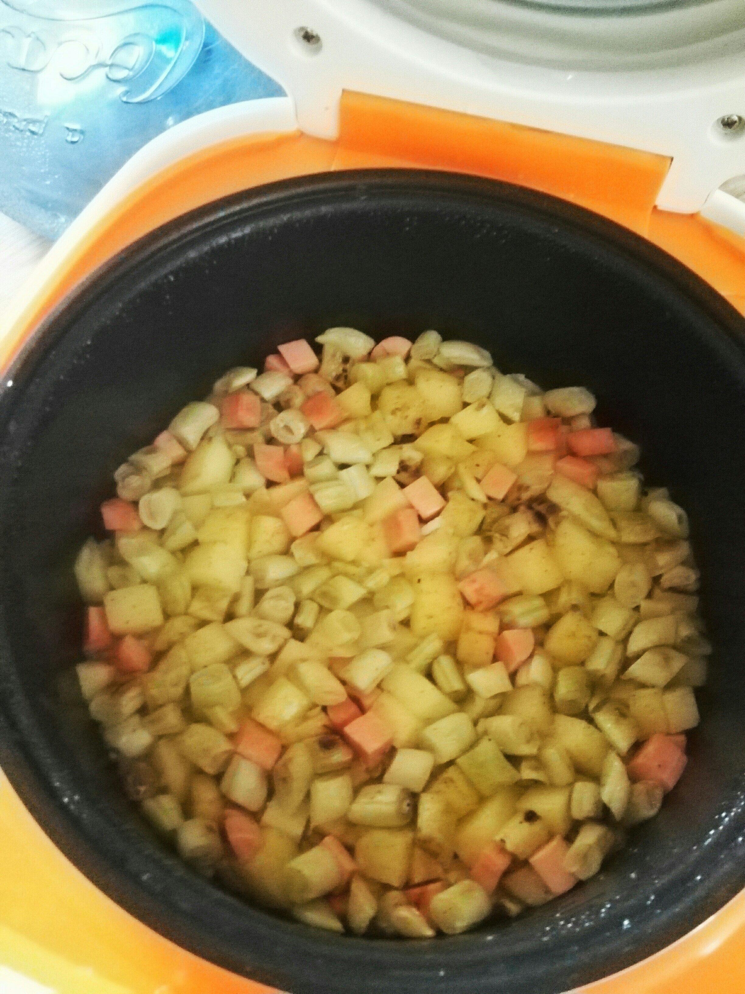 土豆、豆角燜飯（燒烤味，電飯煲可做）的做法 步骤3