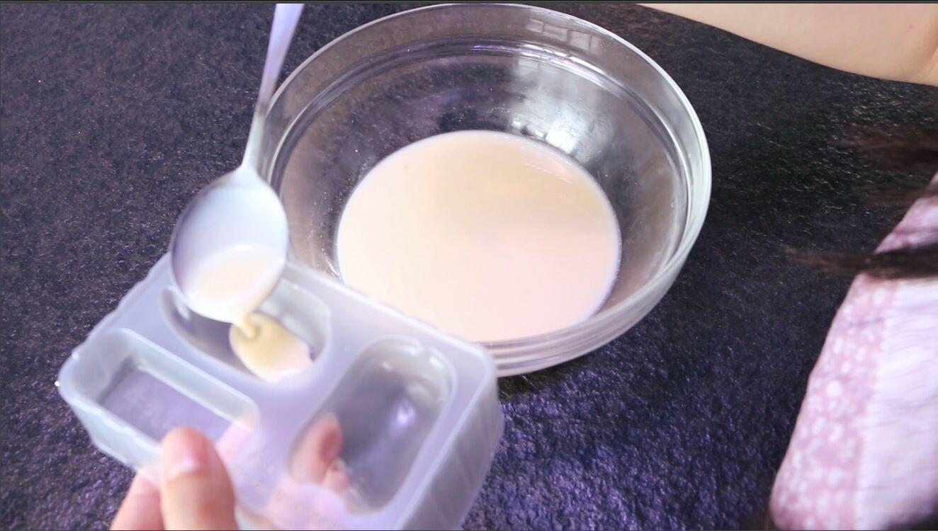 懶蛋蛋布丁 香蕉牛奶布丁 媽媽寶貝食譜的做法 步骤4
