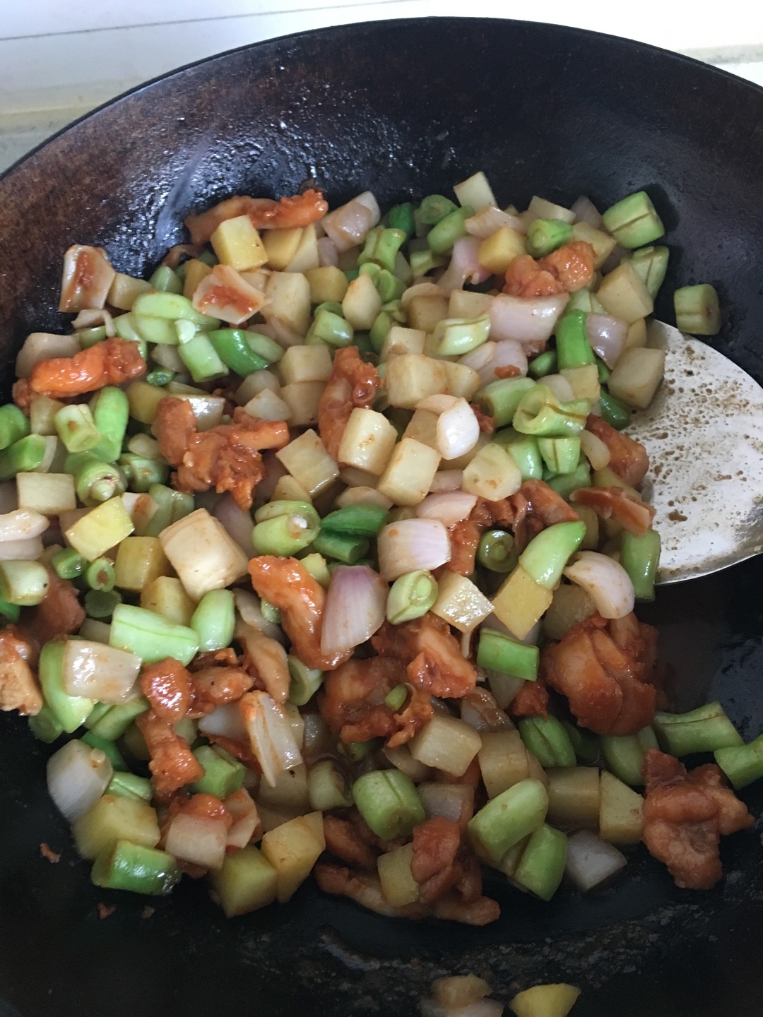 骨肉相連蔬菜丁燜飯的做法 步骤3