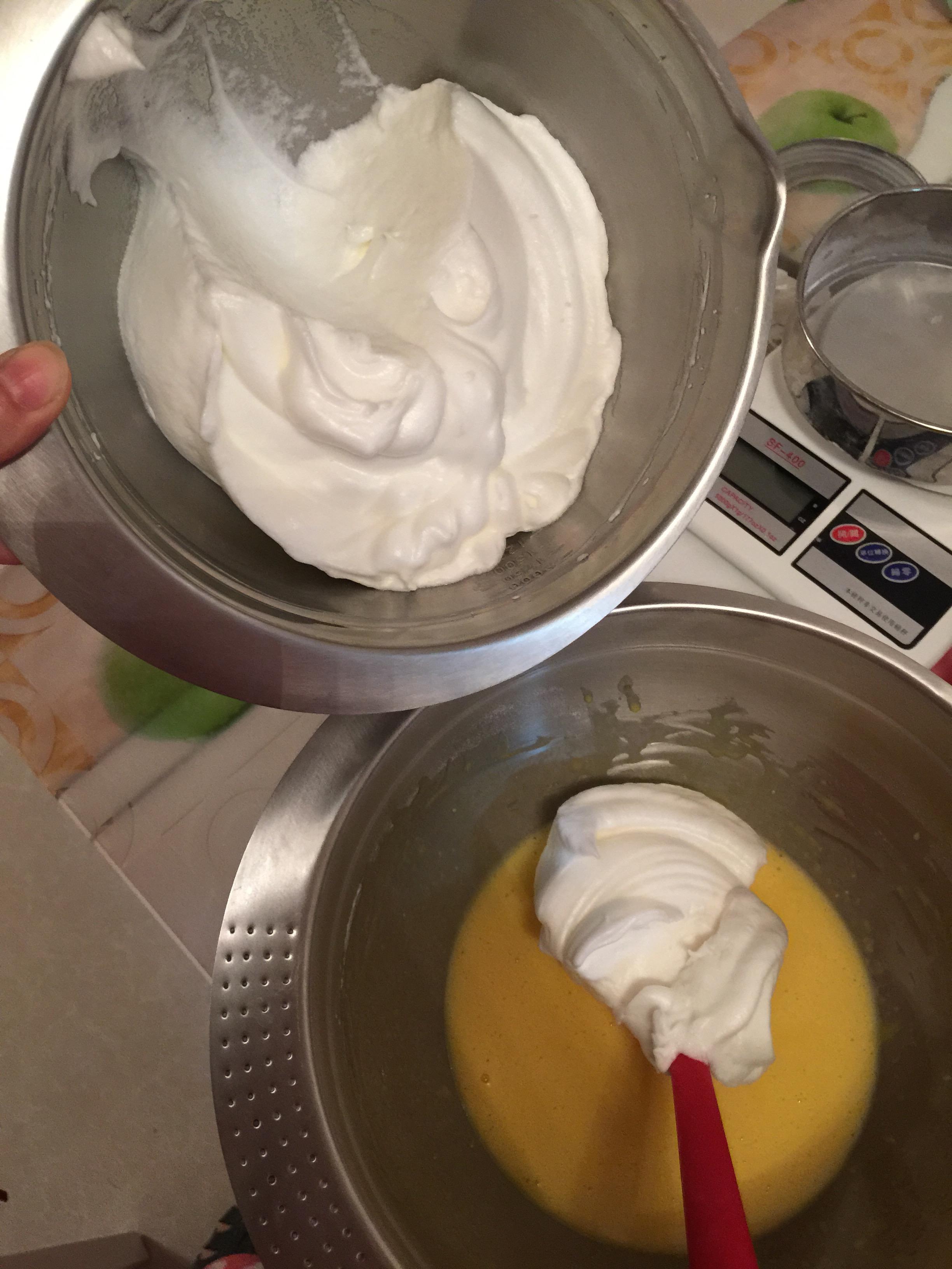 香蕉奶味戚風蛋糕（加葡萄乾）的做法 步骤9