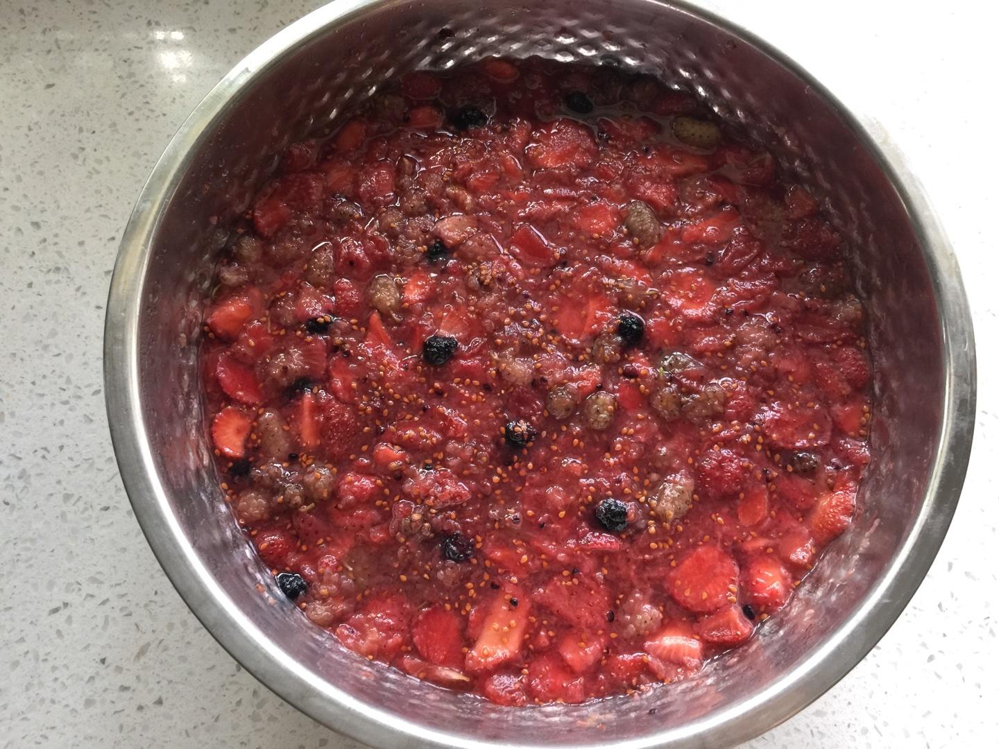 草莓桑葚果醬的做法 步骤1