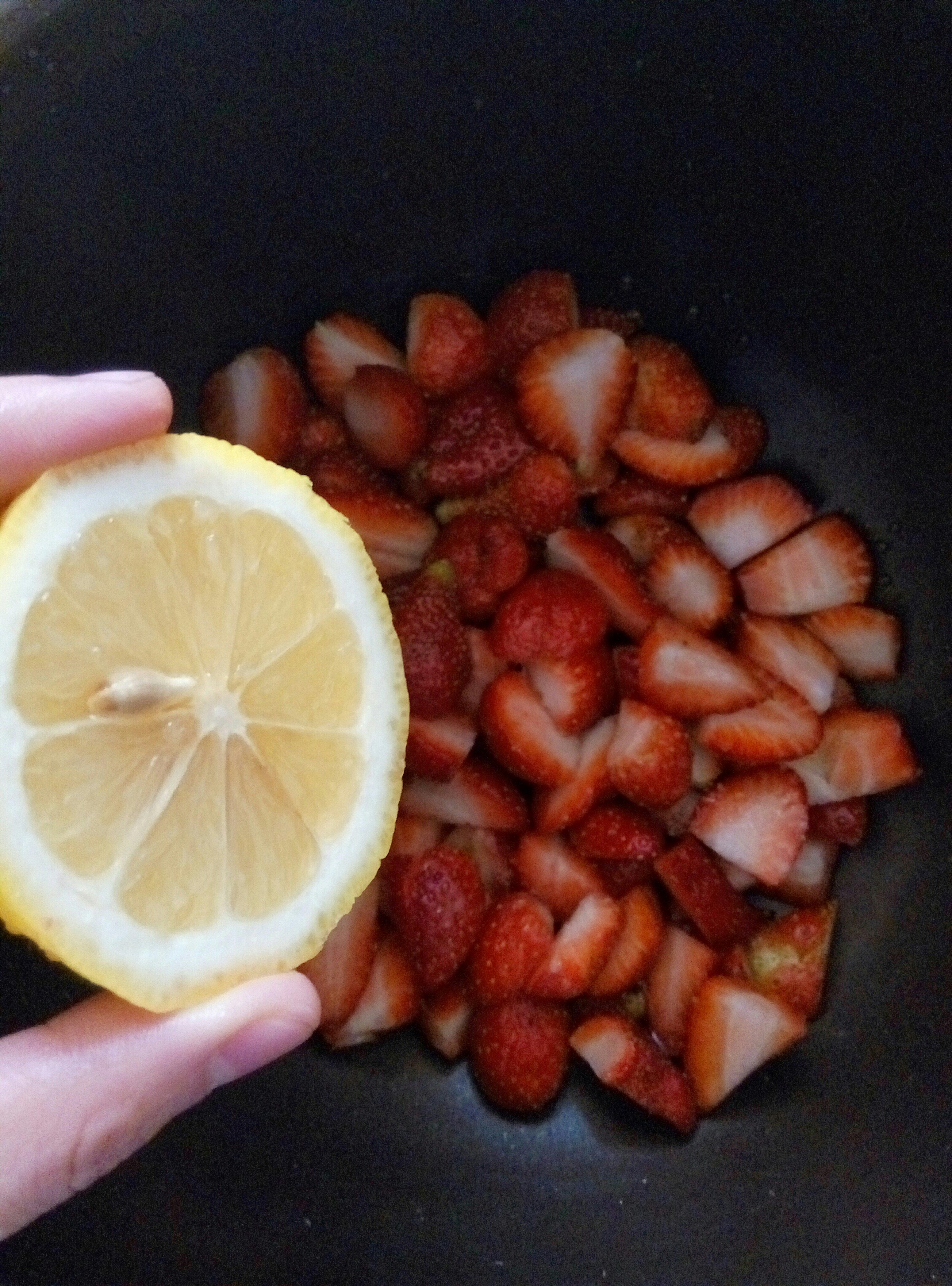 香草草莓醬的做法 步骤3