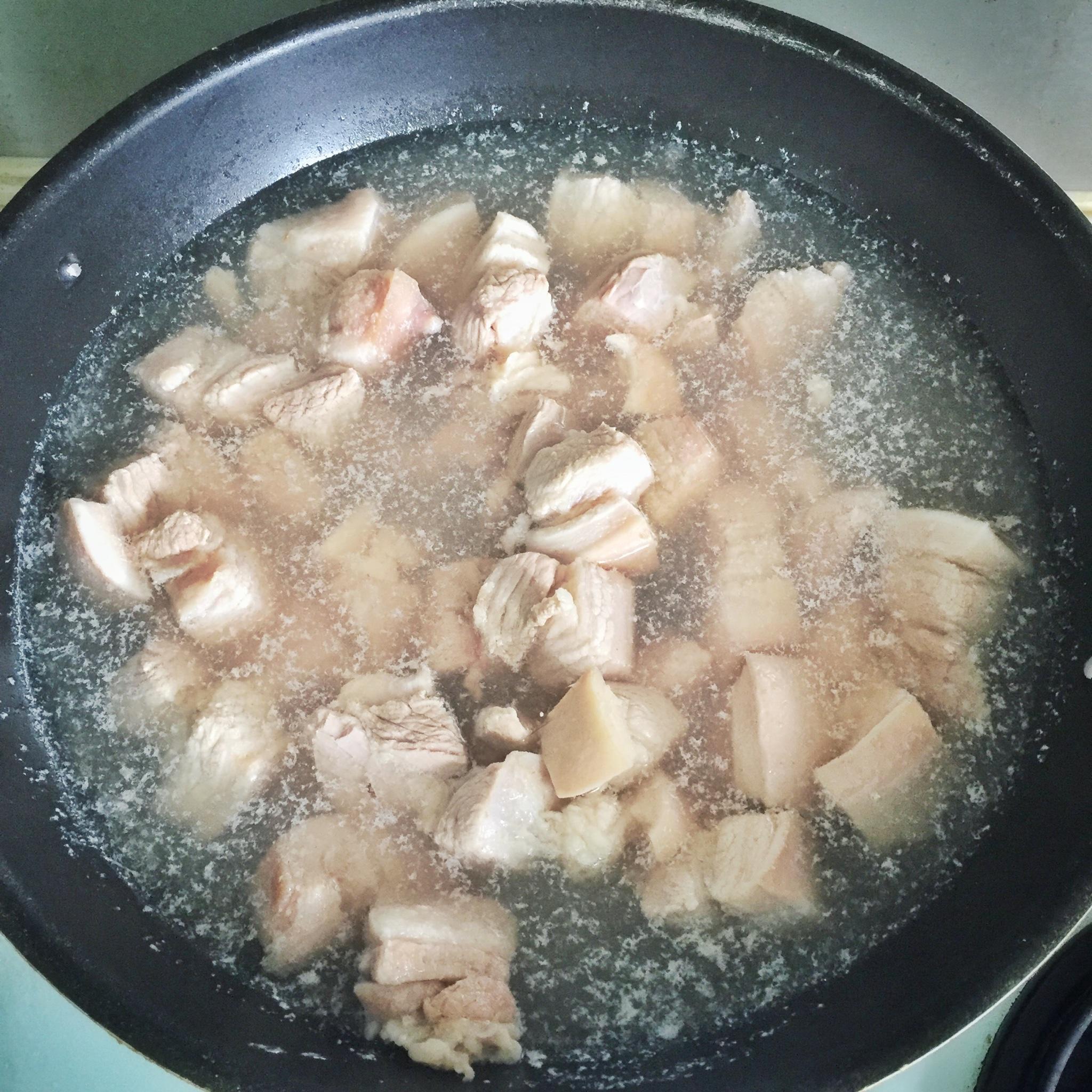 懶人電飯煲紅燒肉的做法 步骤1