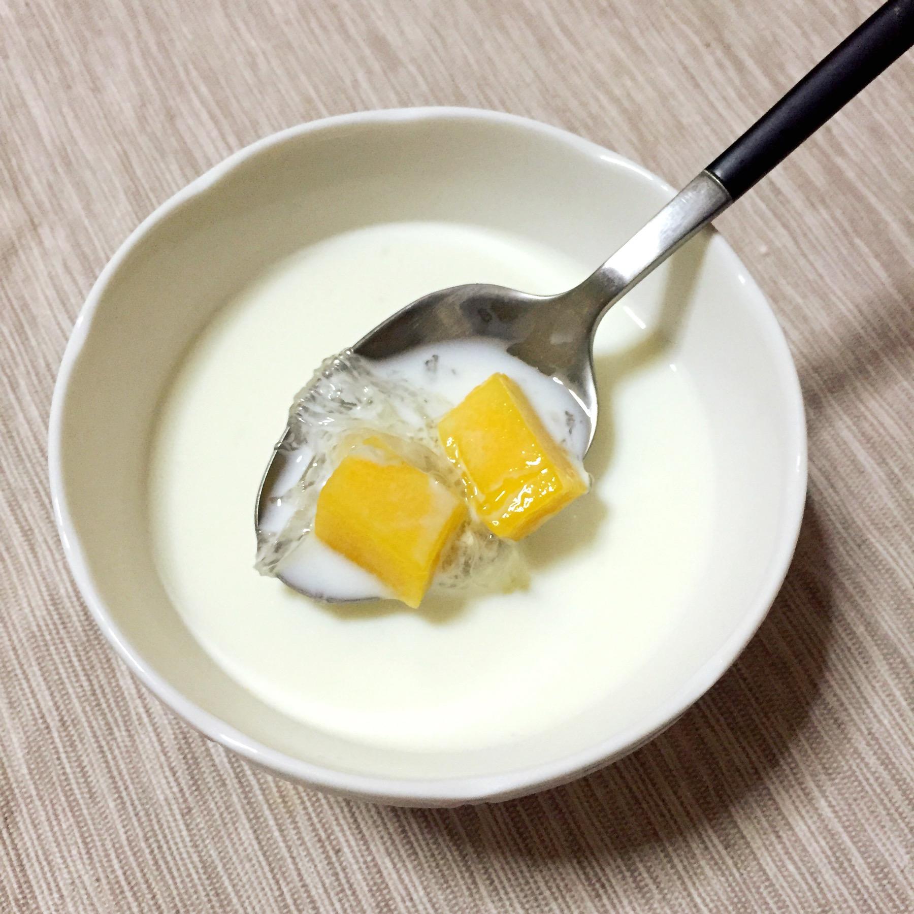【美容養身】芒果牛奶燕窩的做法 步骤5