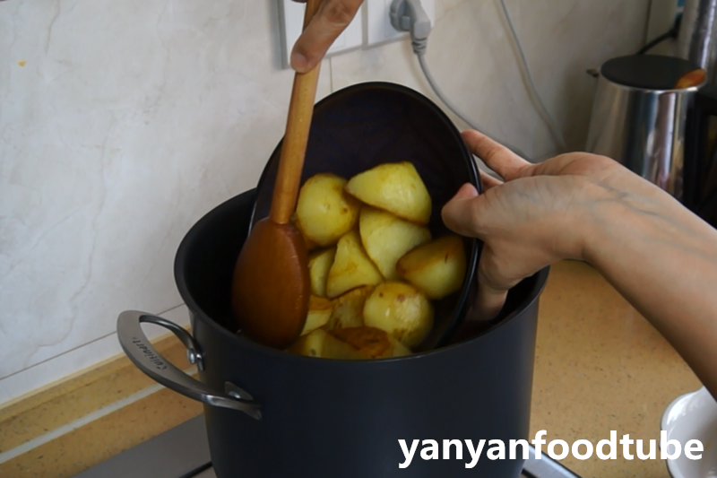 韓式排骨燉土豆 Korean Style Pork Ribs Stew with Potato的做法 步骤7