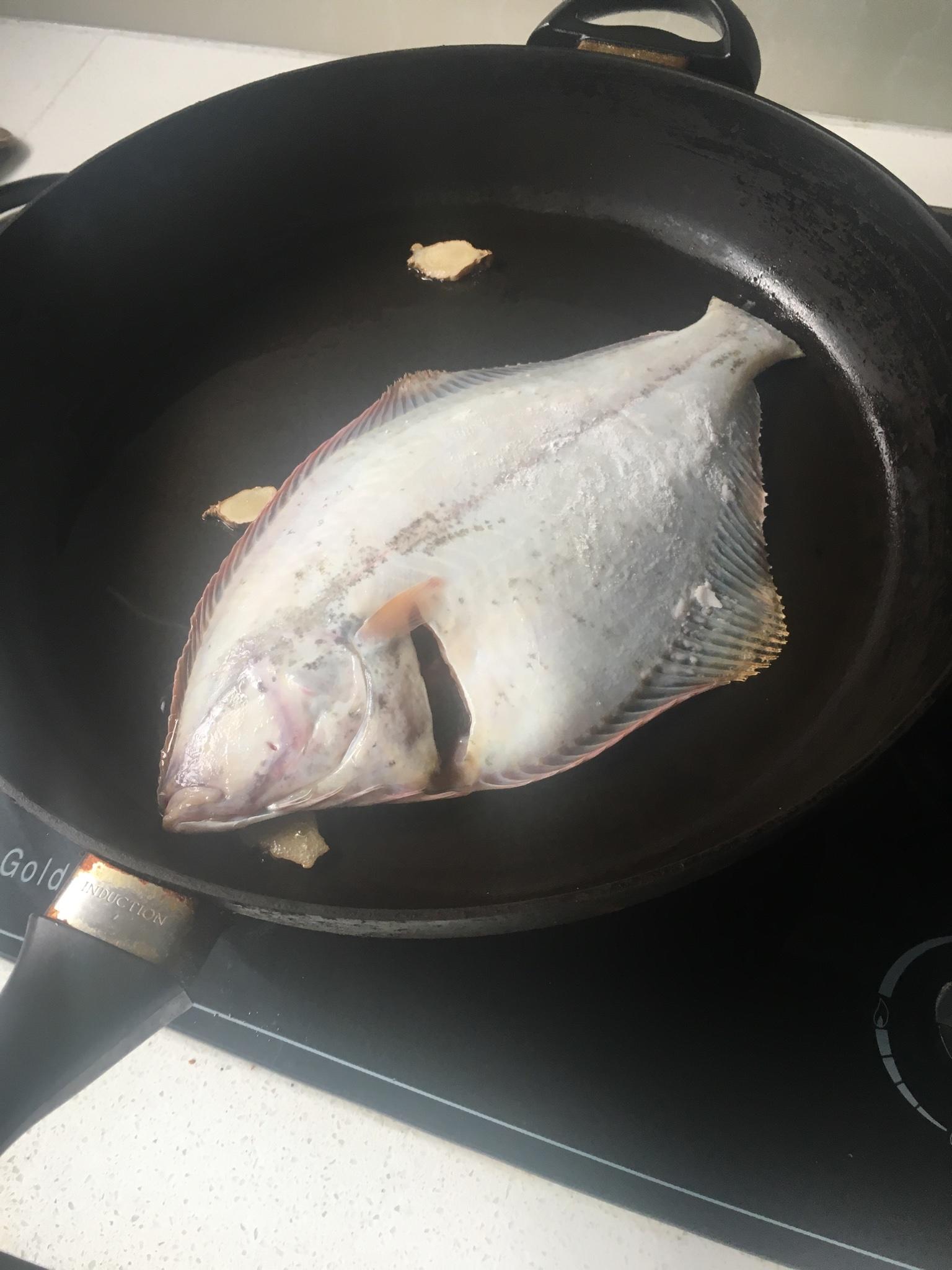 紅燒多寶魚的做法 步骤3