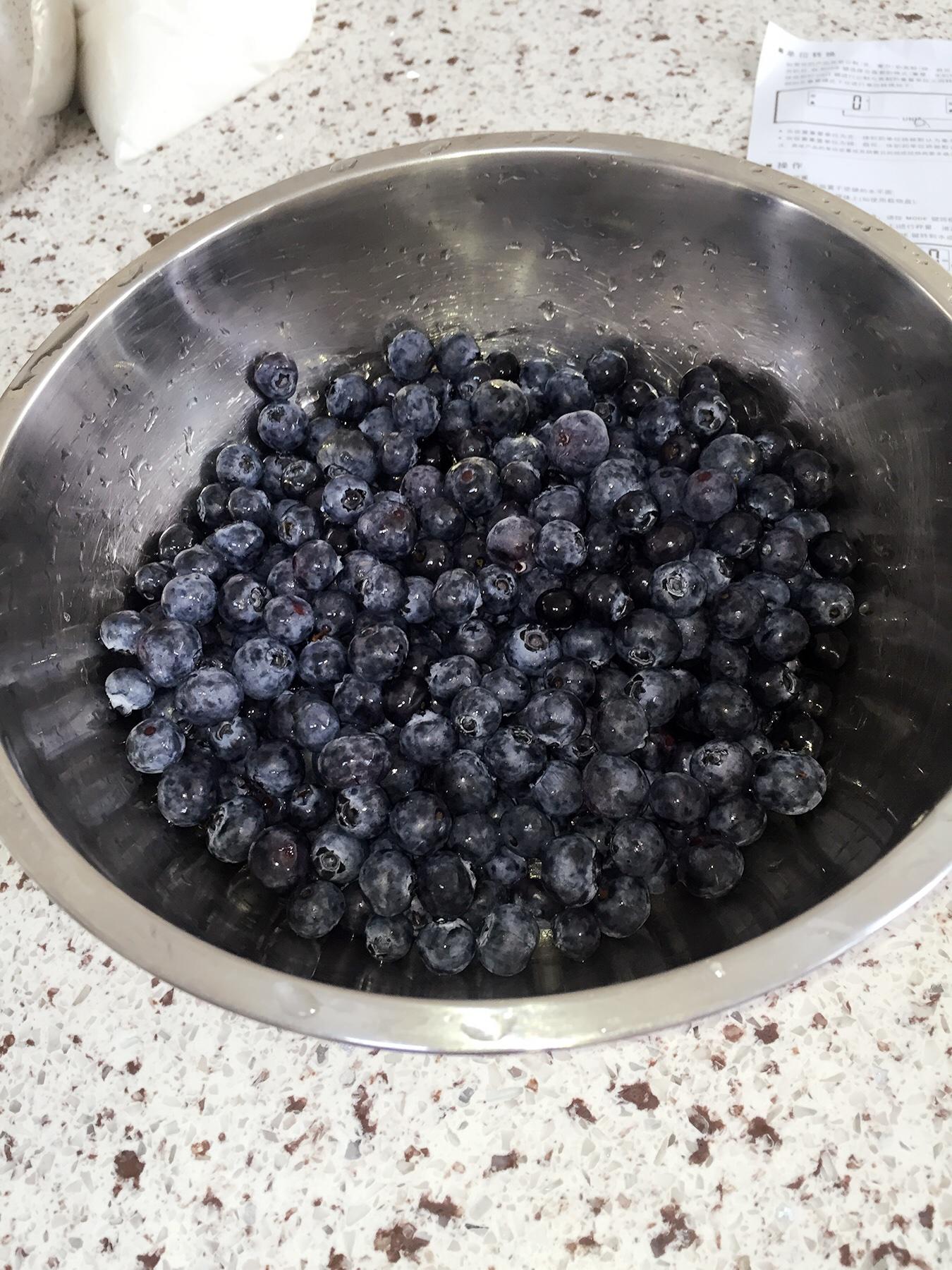藍莓酸奶慕斯的做法 步骤1