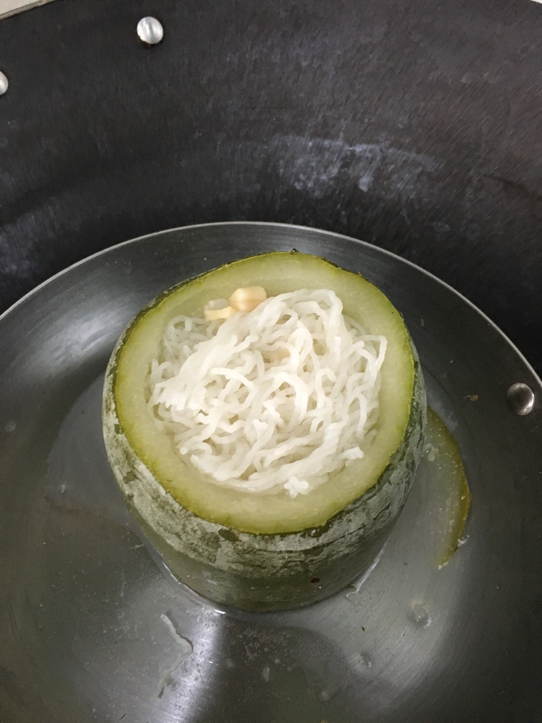 小冬瓜盅湯米粉的做法 步骤5