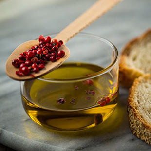 GALLO暖心小食——簡單的紅胡椒配橄欖油的做法 步骤1