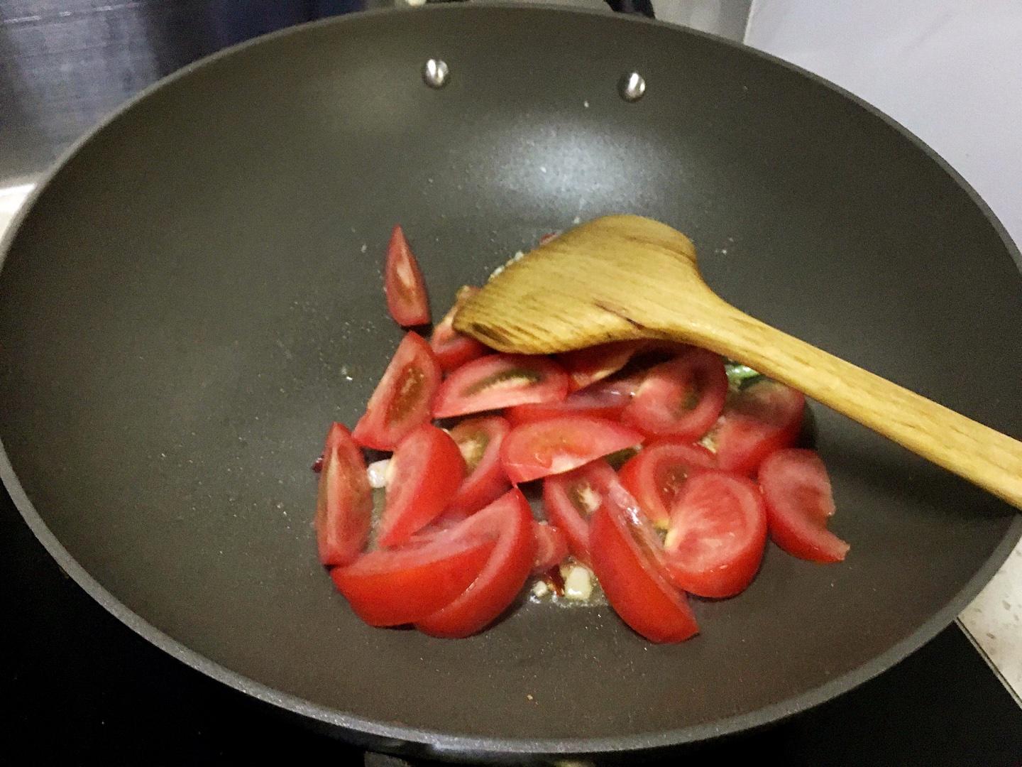 番茄鮮蝦的做法 步骤3
