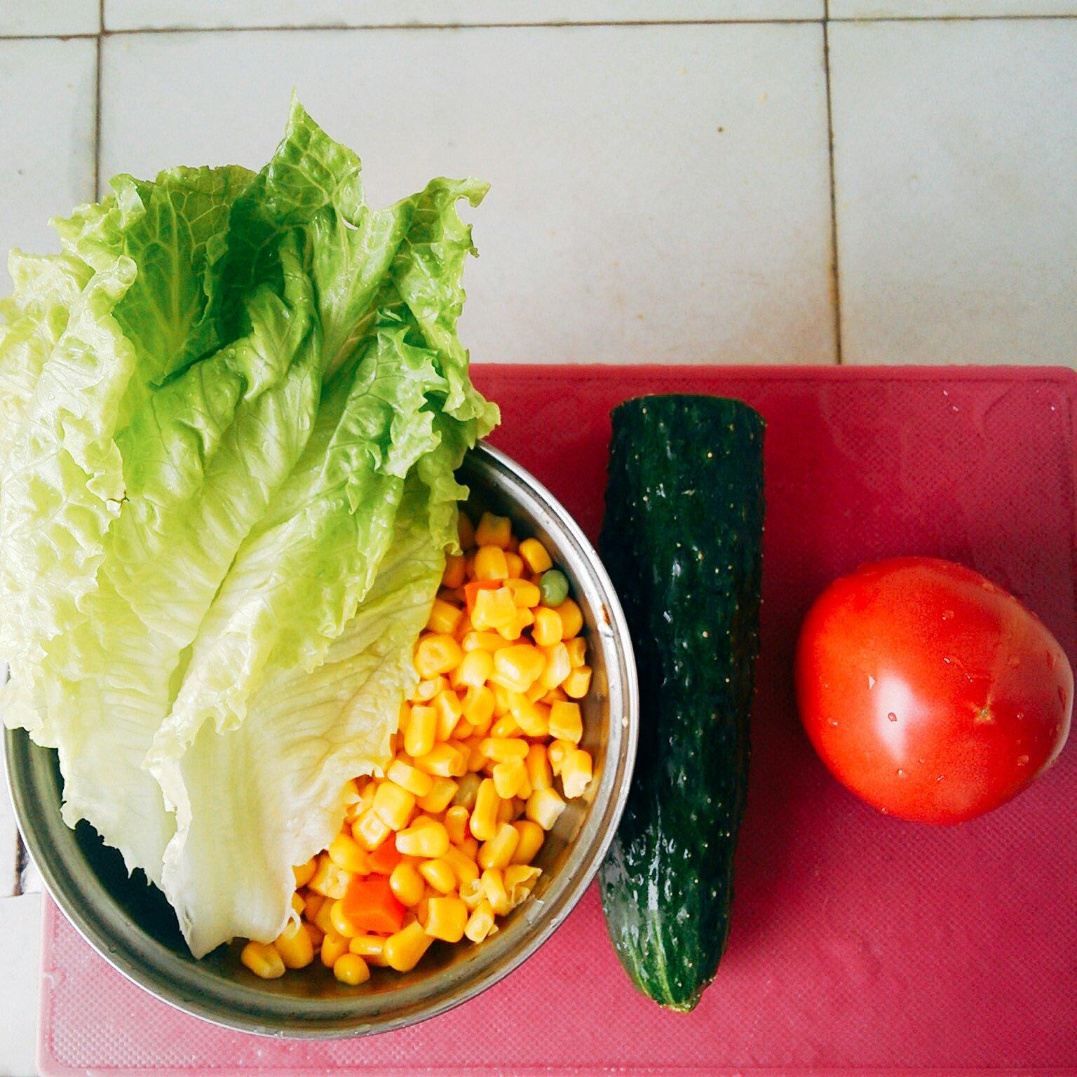 玉米時蔬油醋汁沙拉(宿舍簡易版)的做法 步骤1