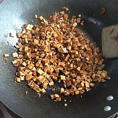 績溪風味美食之三丁燜粉的做法 步骤3