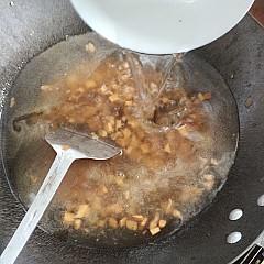 績溪風味美食之三丁燜粉的做法 步骤4