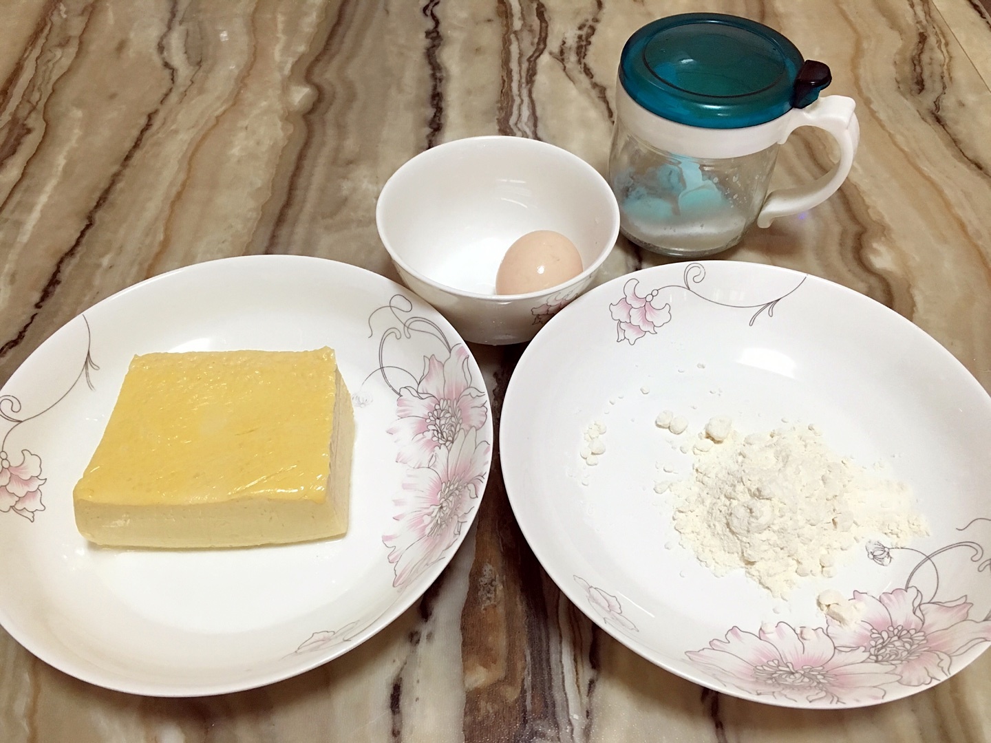 黃金脆皮豆腐的做法 步骤1