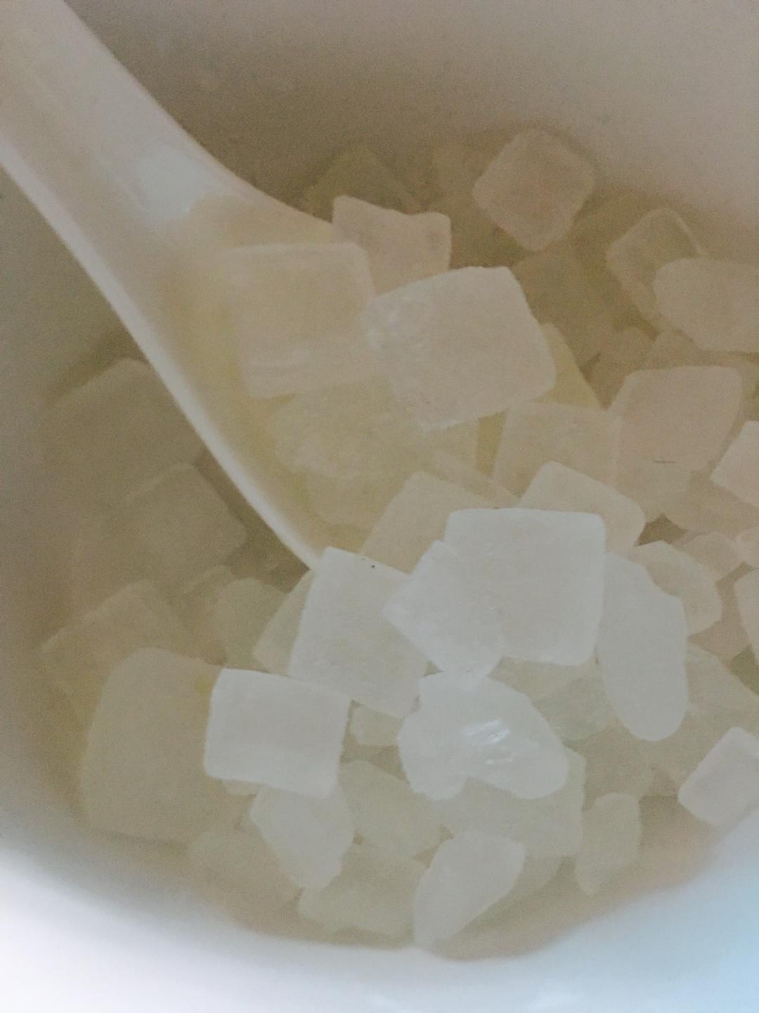 銀耳紅棗枸杞糖水的做法 步骤4