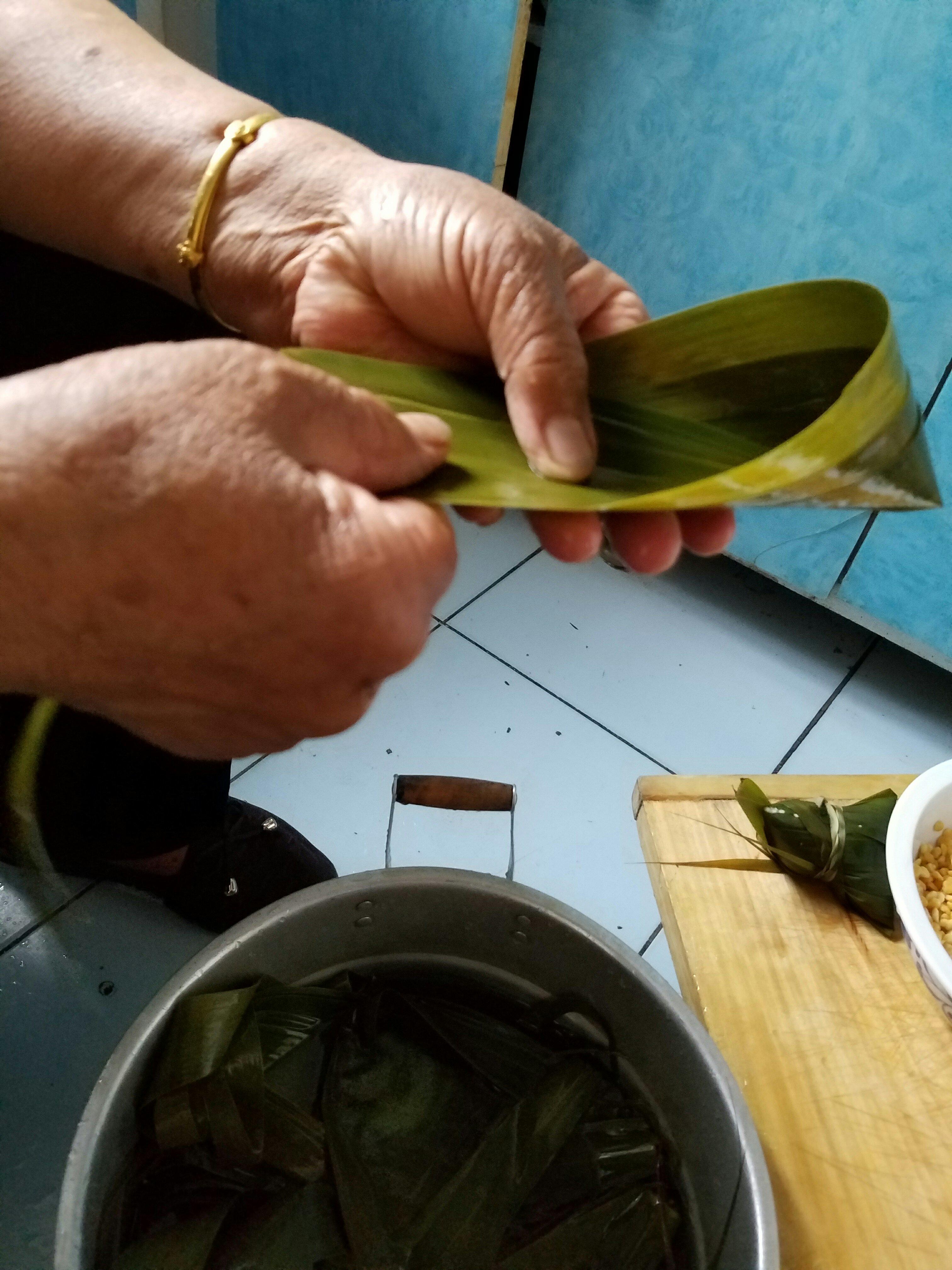 記錄70歲老媽包粽子的做法 步骤6