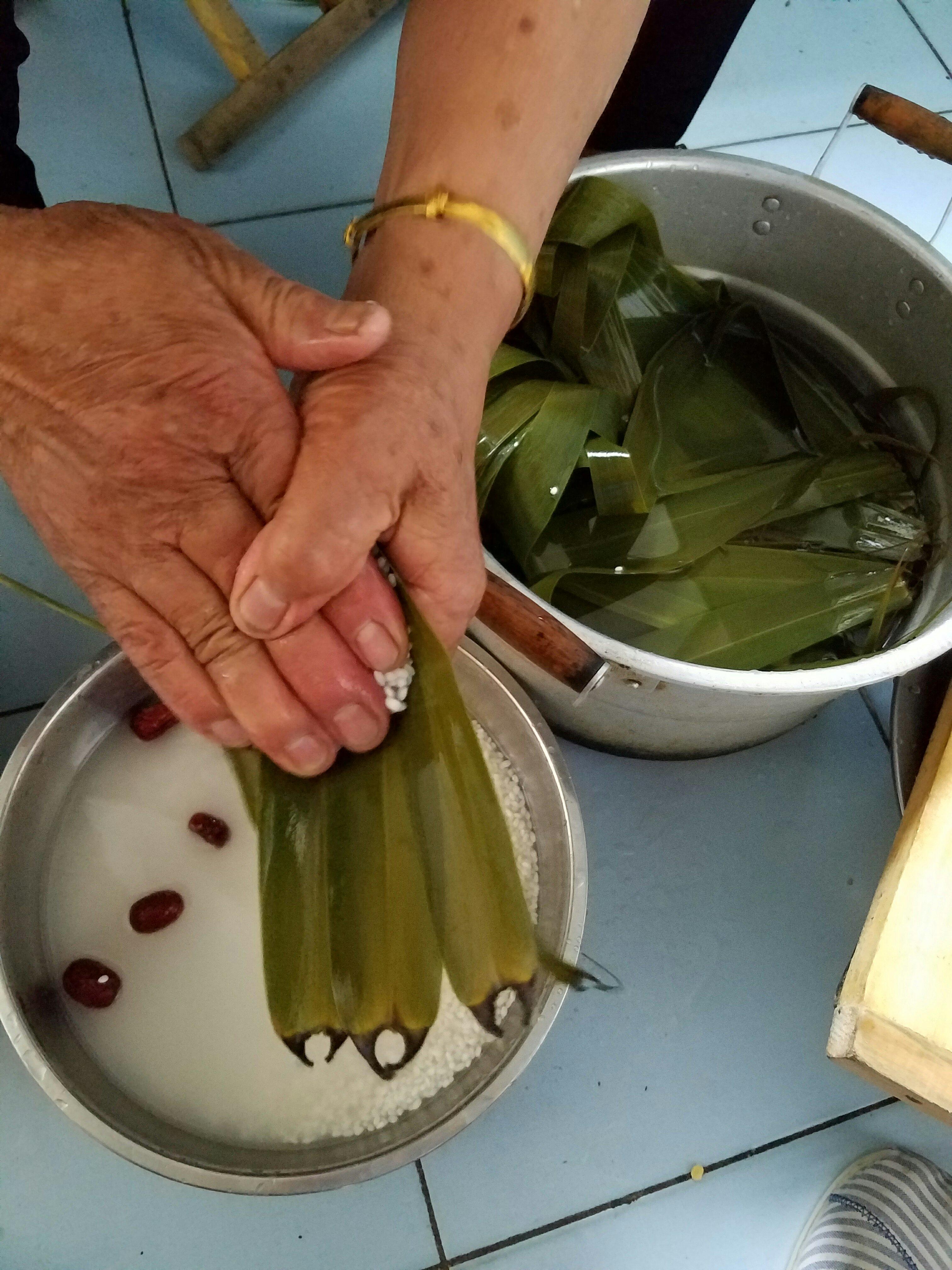 記錄70歲老媽包粽子的做法 步骤9