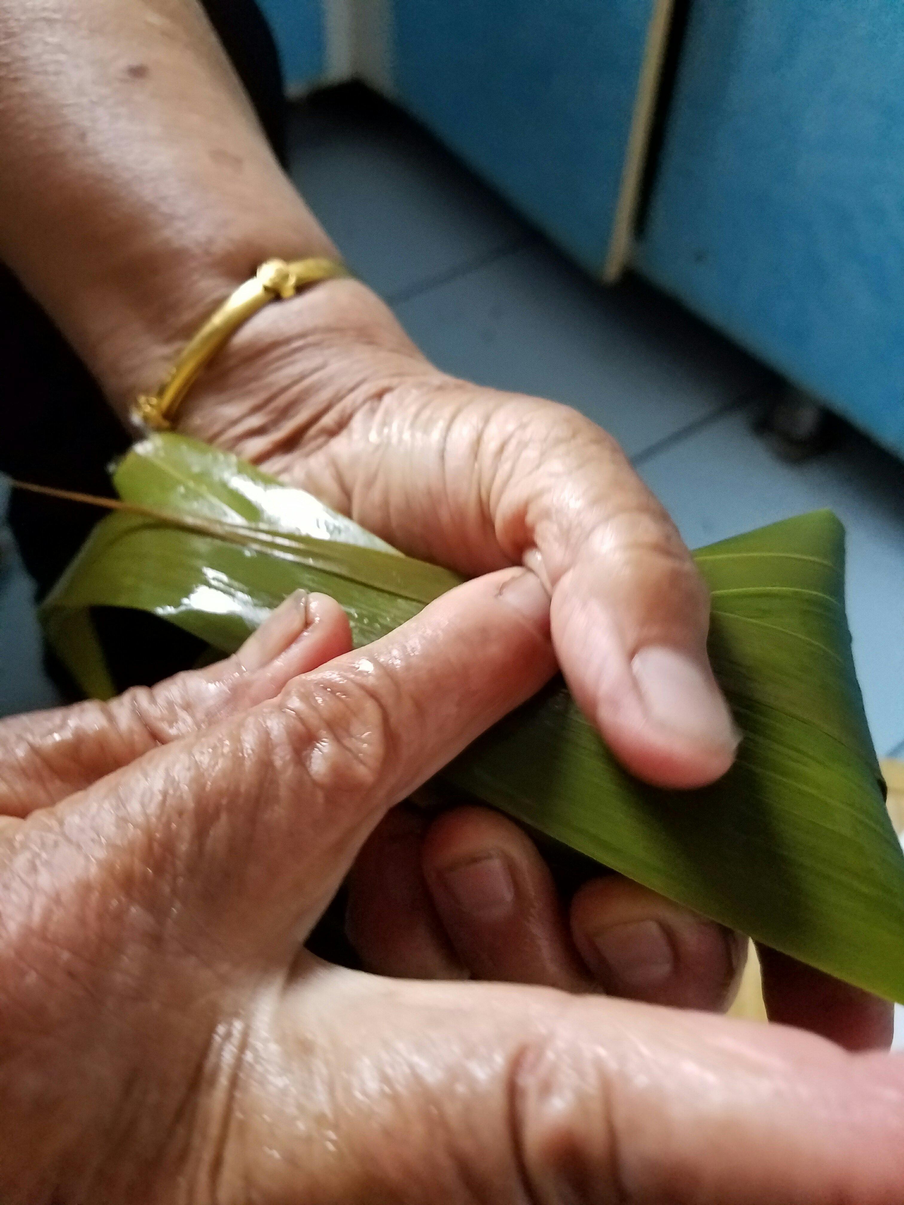 記錄70歲老媽包粽子的做法 步骤10