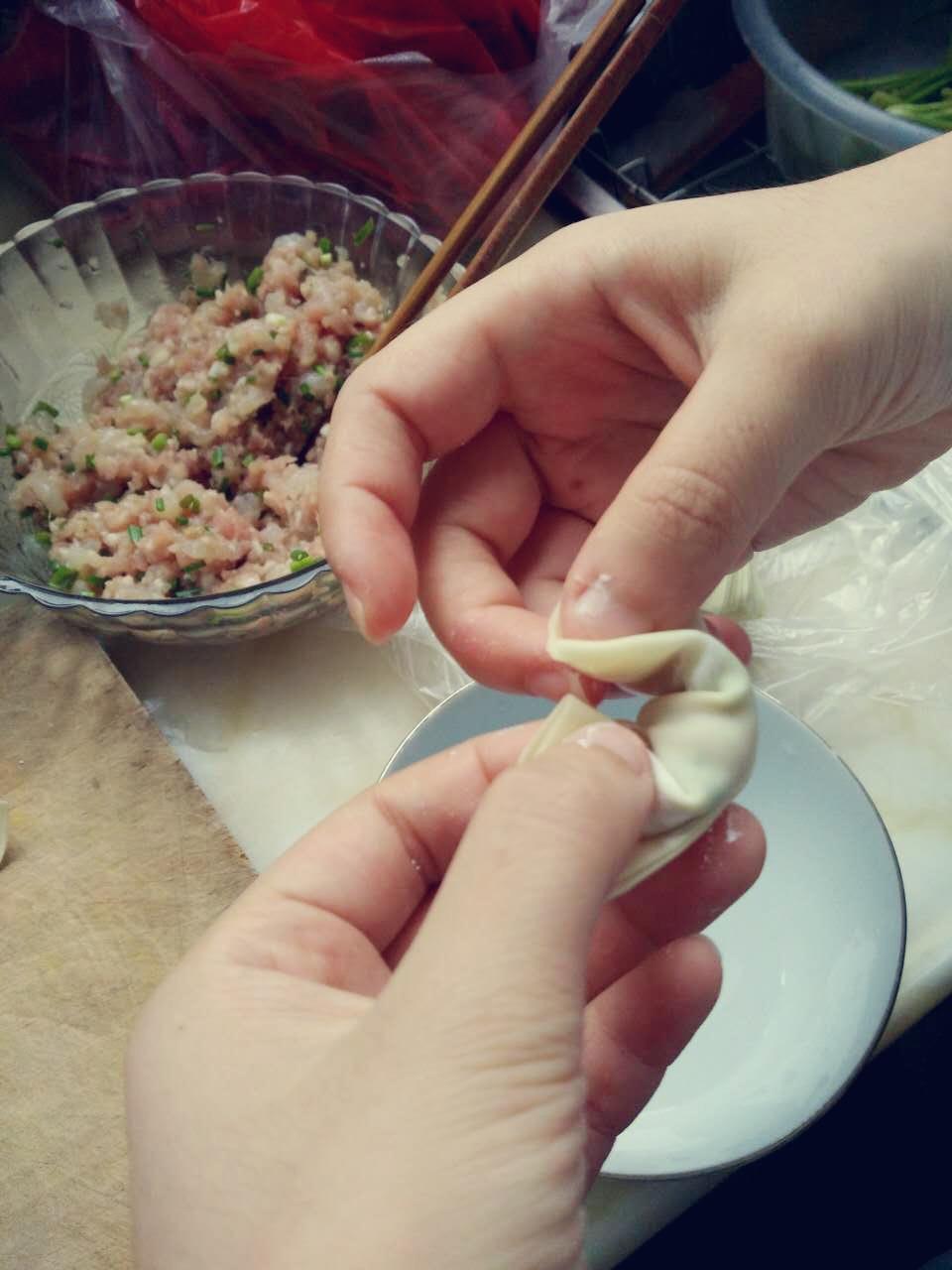 蝦子醬油蝦仁鮮肉小餛飩的做法 步骤3