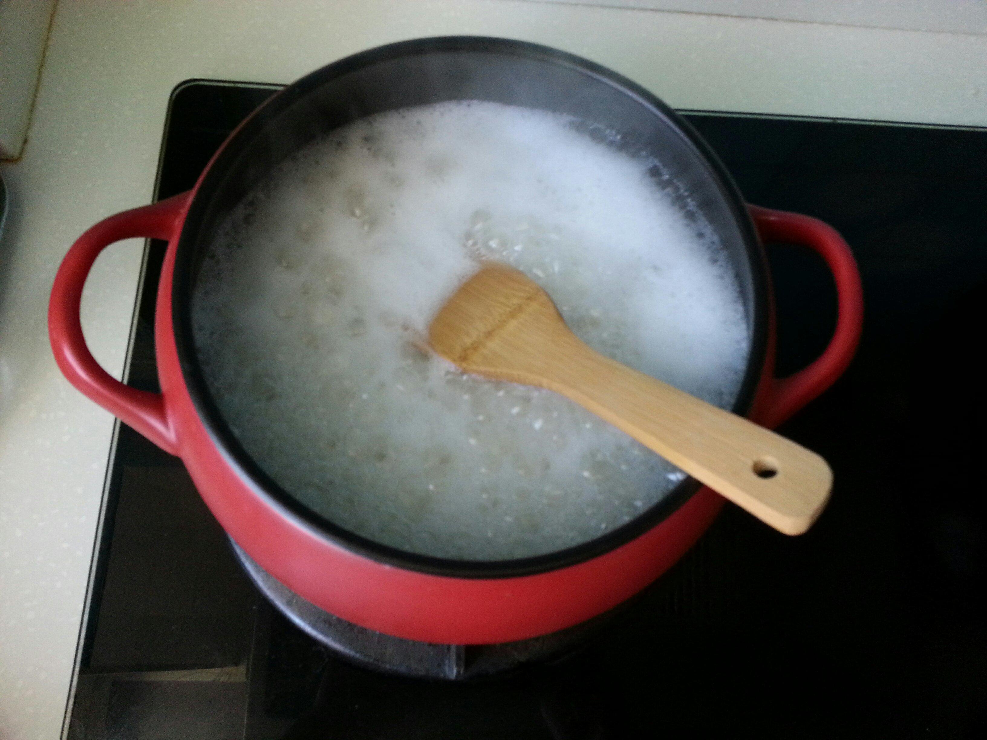 砂鍋臘肉飯的做法 步骤3