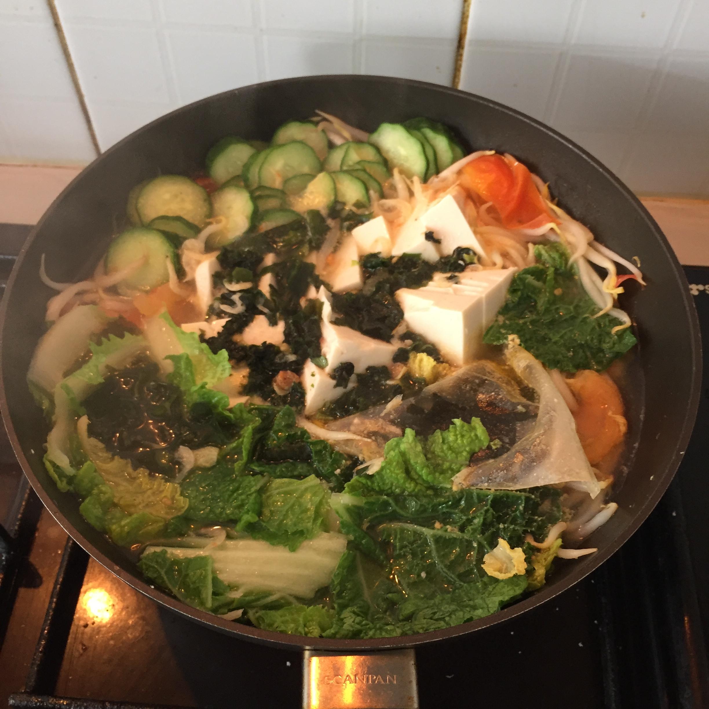 【健康瘦身】超級好吃的蝦仁蔬菜湯的做法 步骤5
